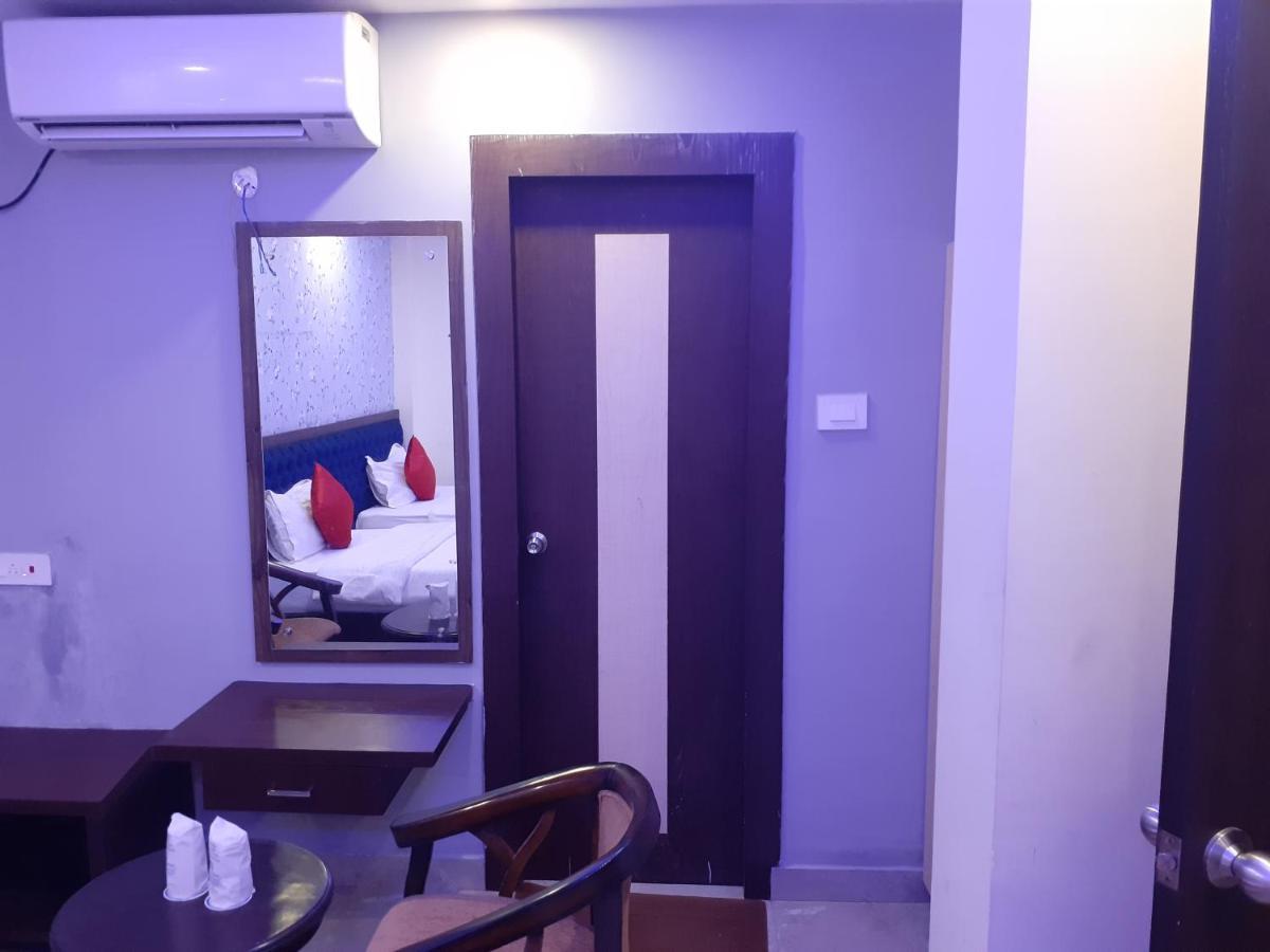 Hotel Delight Deluxe Pipra Dewās المظهر الخارجي الصورة