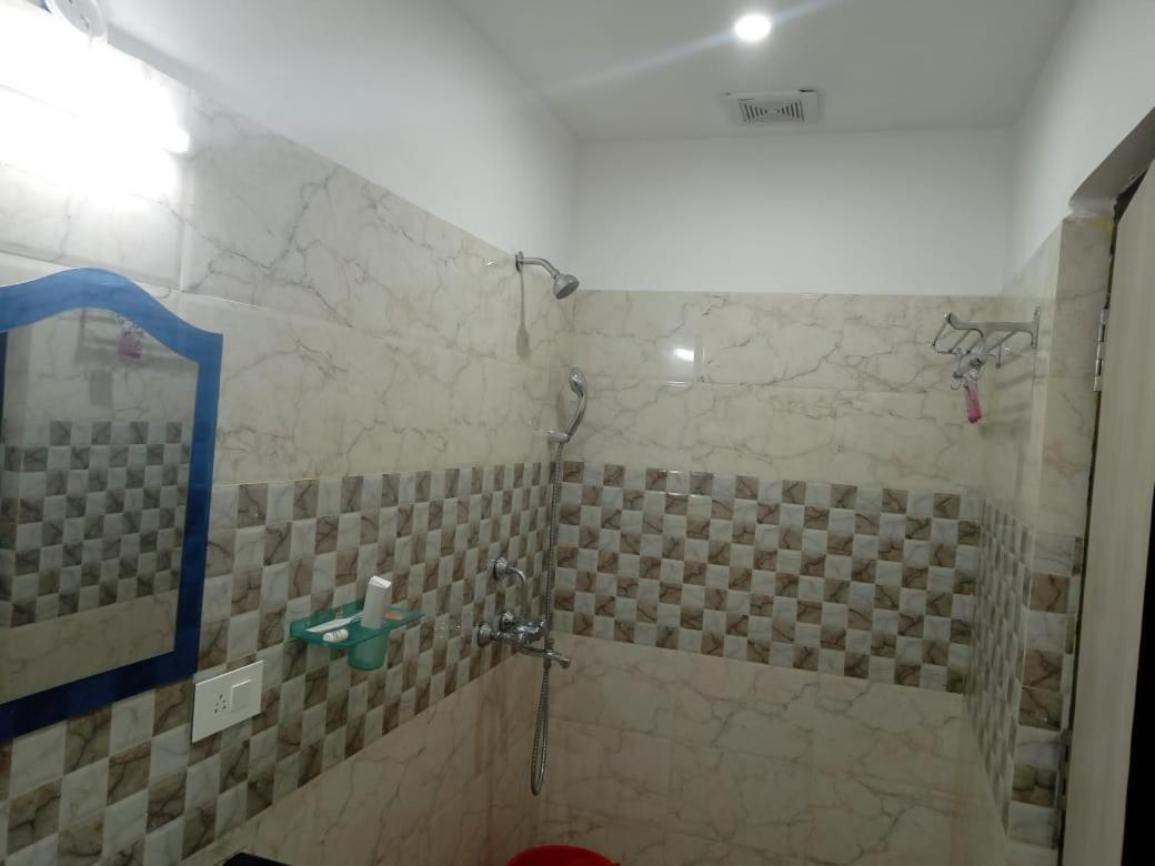 Hotel Delight Deluxe Pipra Dewās المظهر الخارجي الصورة