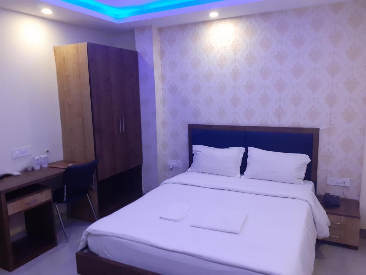 Hotel Delight Deluxe Pipra Dewās المظهر الخارجي الصورة
